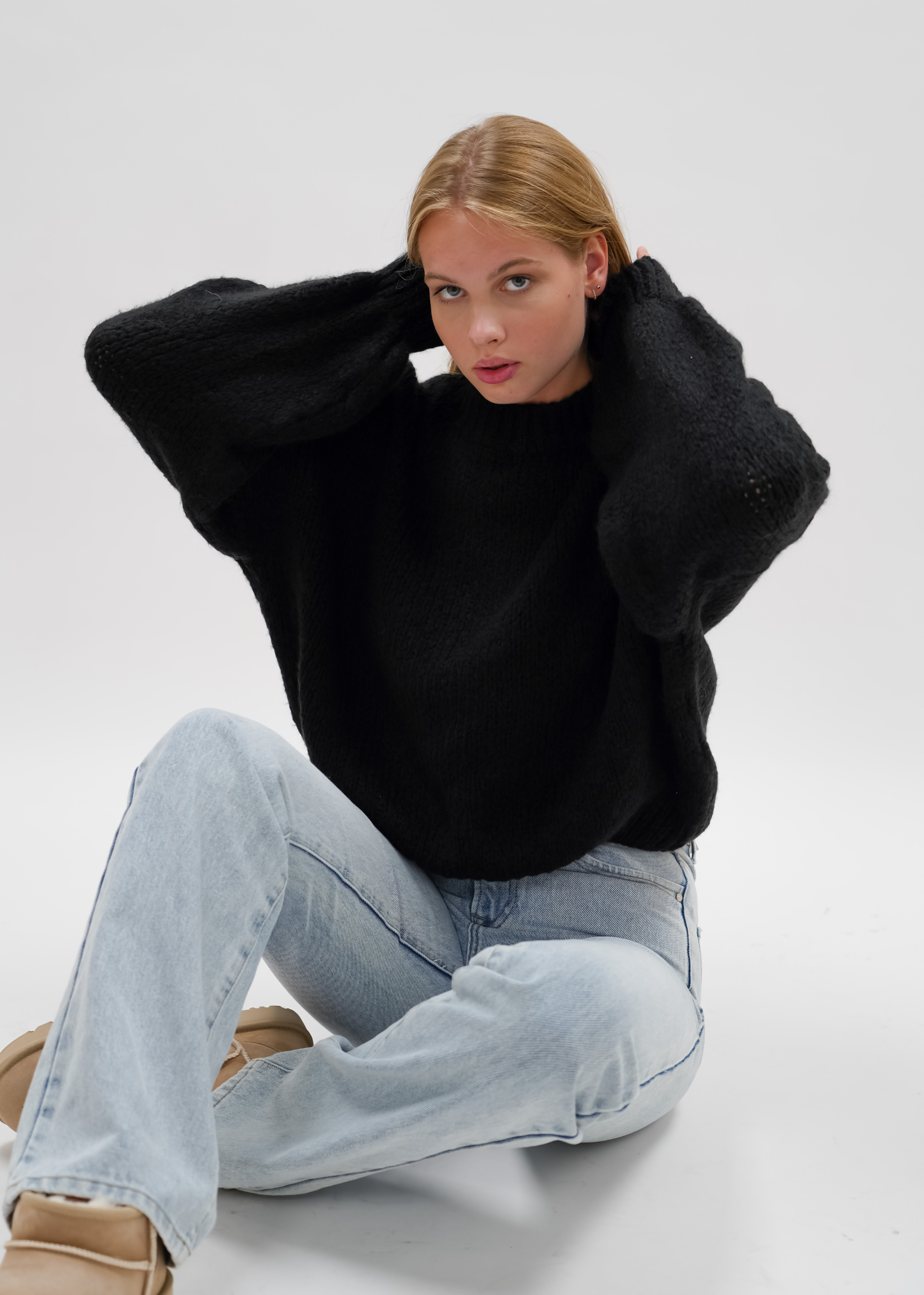 Knitted sweater black (tall)