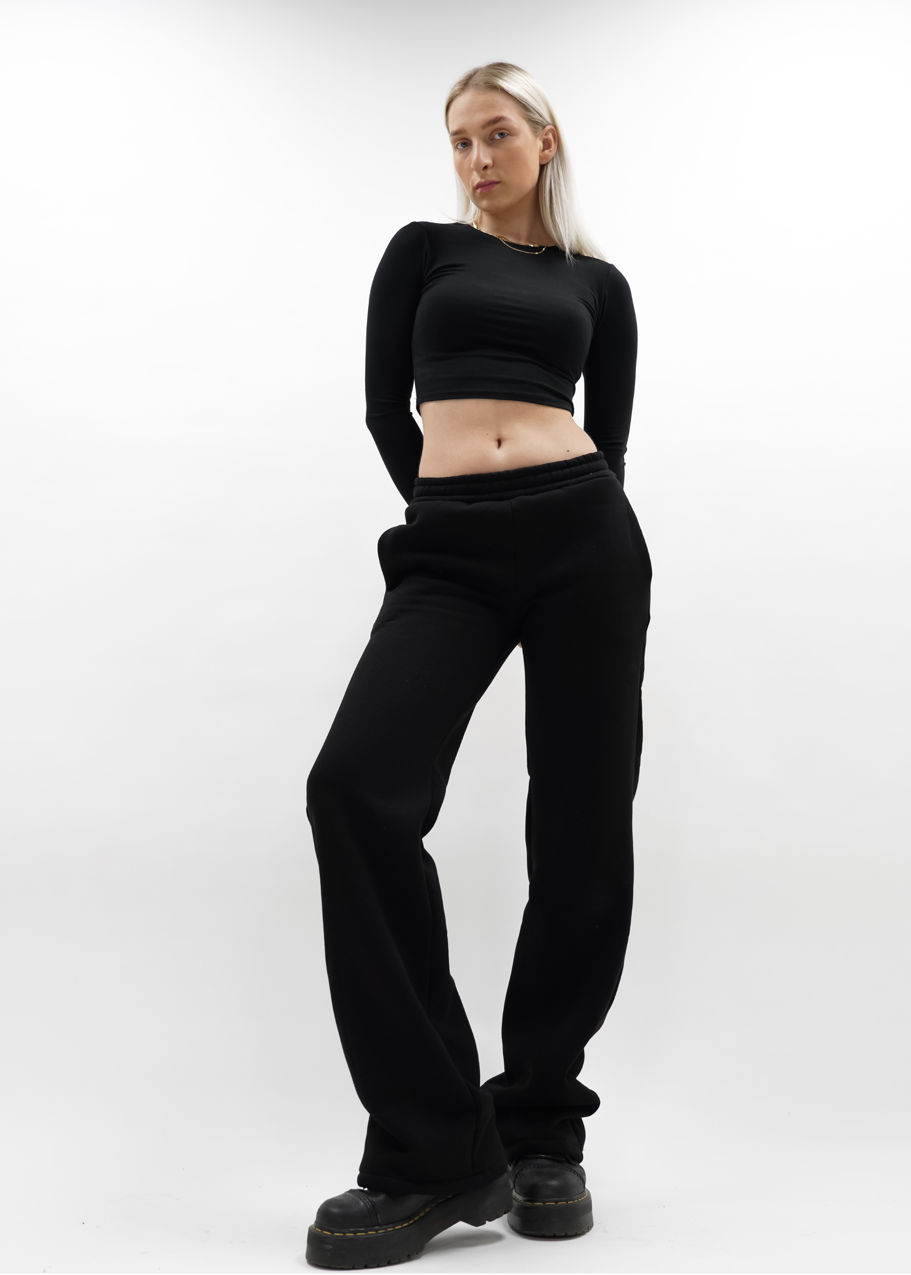 Jogger hose mit niedriger/mittlerer Taille schwarz (REGULAR)