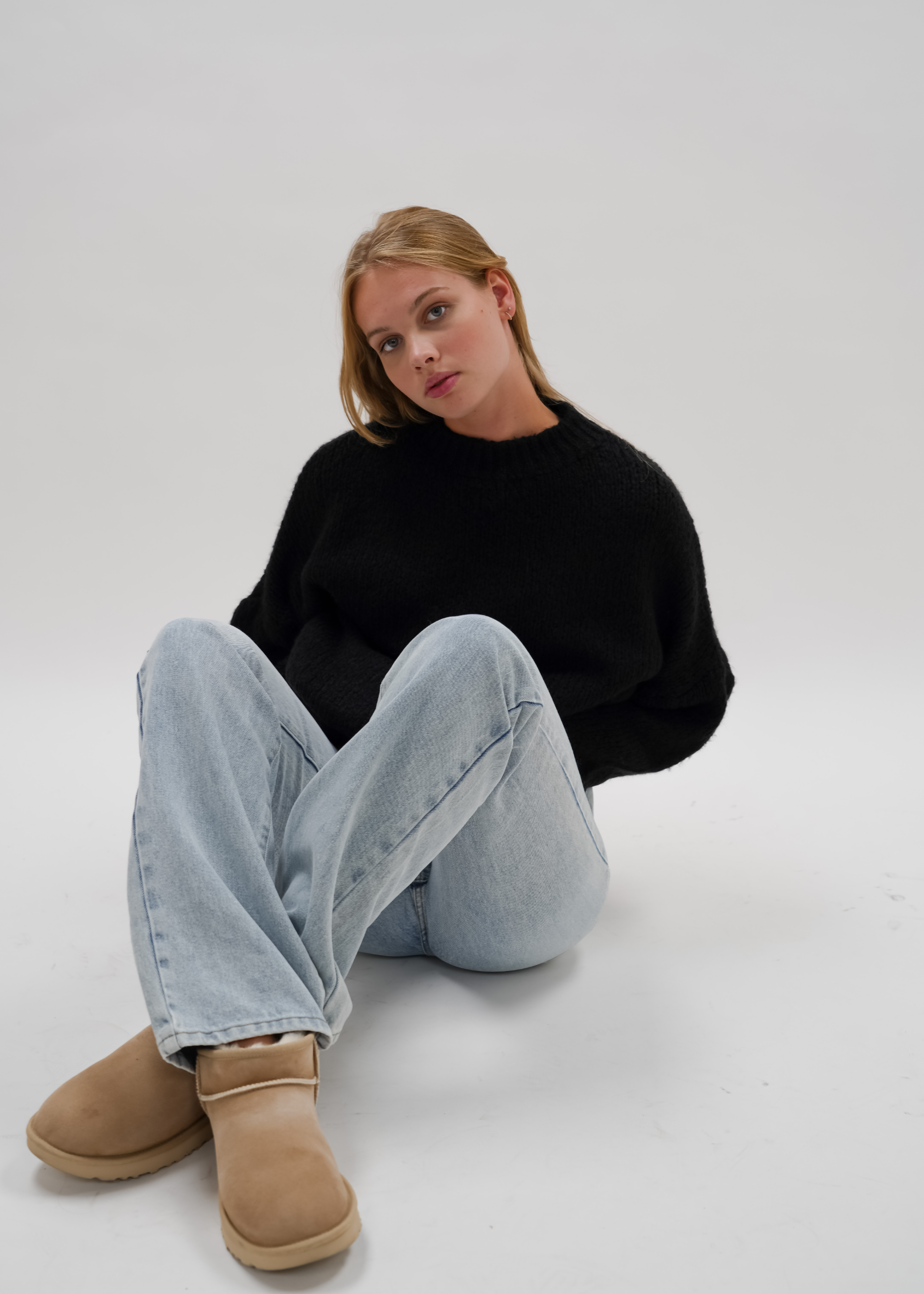 Gestrickter Pullover schwarz