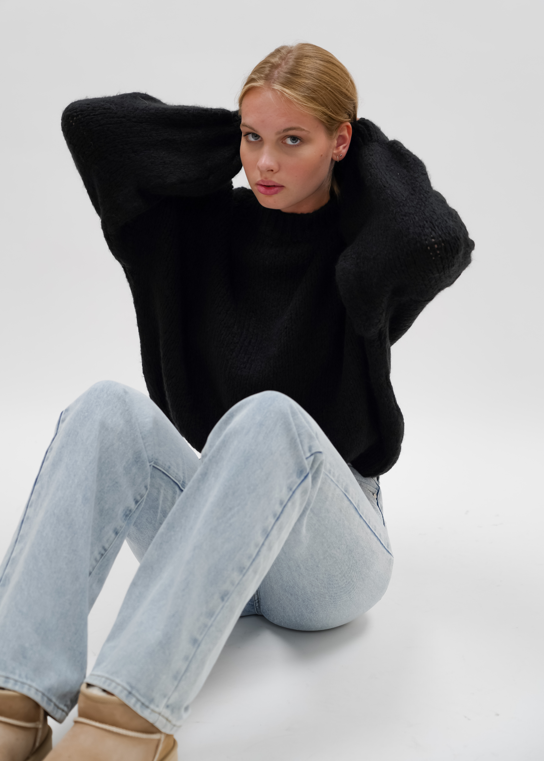 Knitted sweater black (tall)