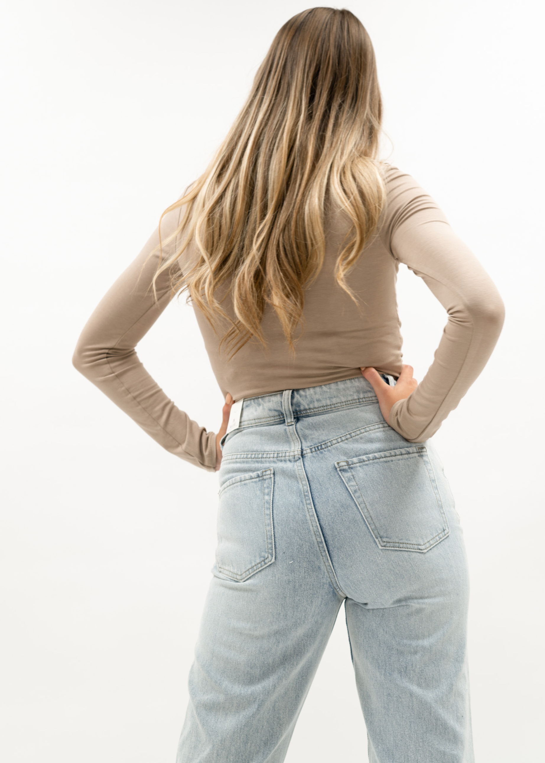 Långärmad kropp mörkbeige