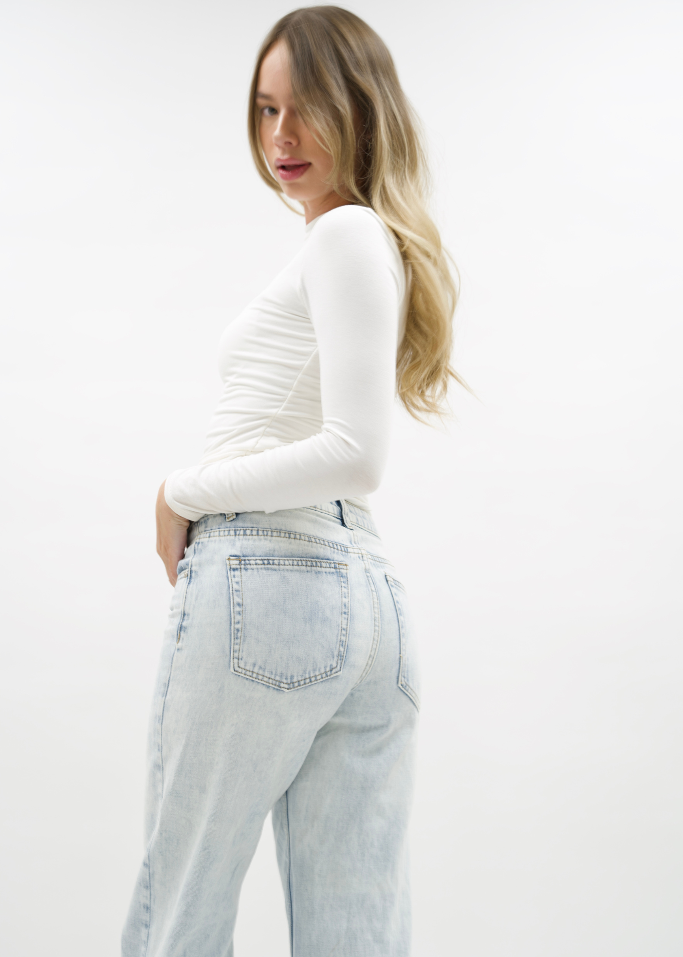 Long sleeve top long white