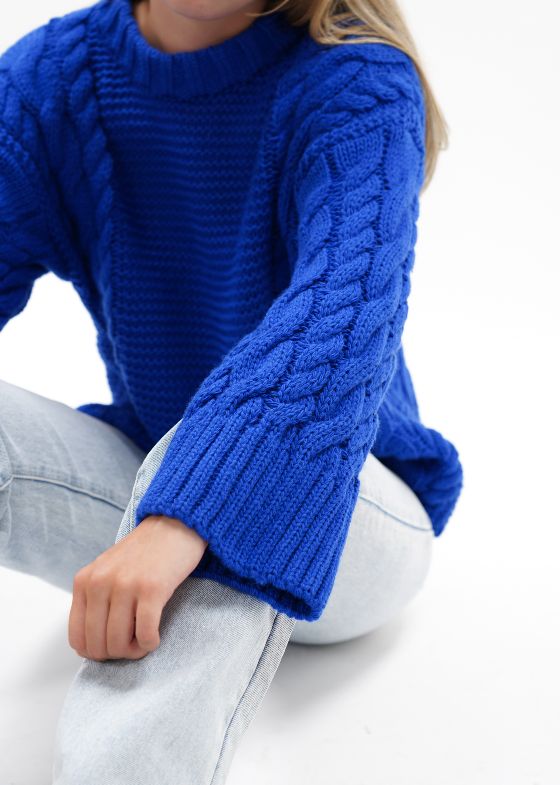 Cable knit electric blue