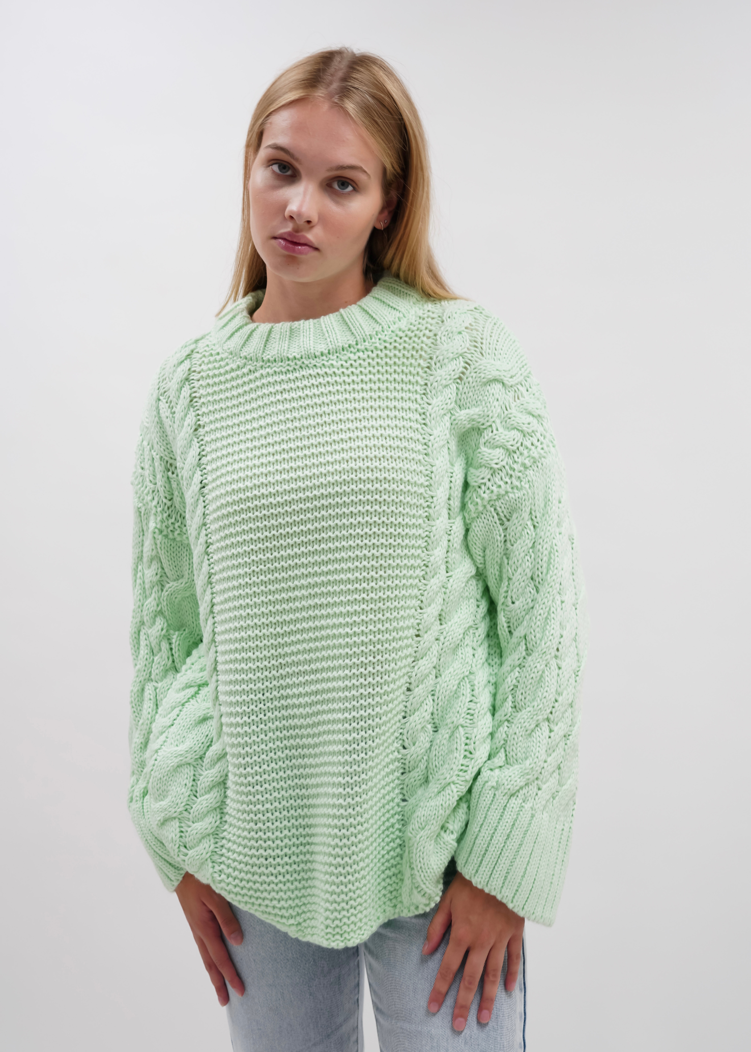 Cable knit light pistachio
