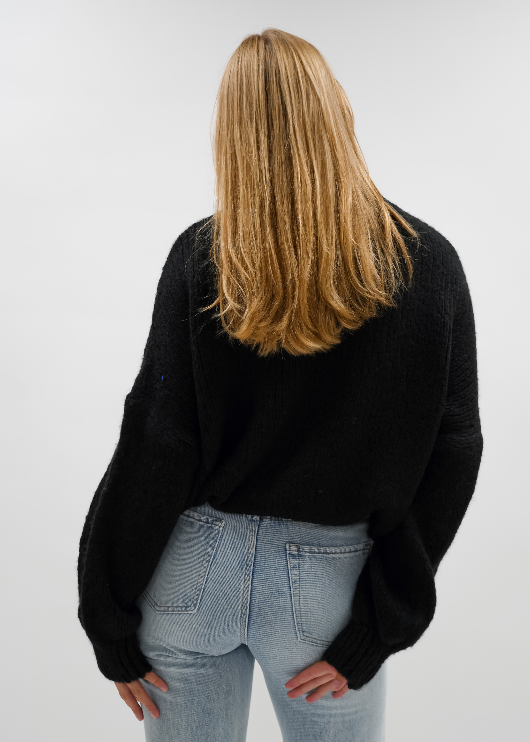 Gestrickter Pullover schwarz