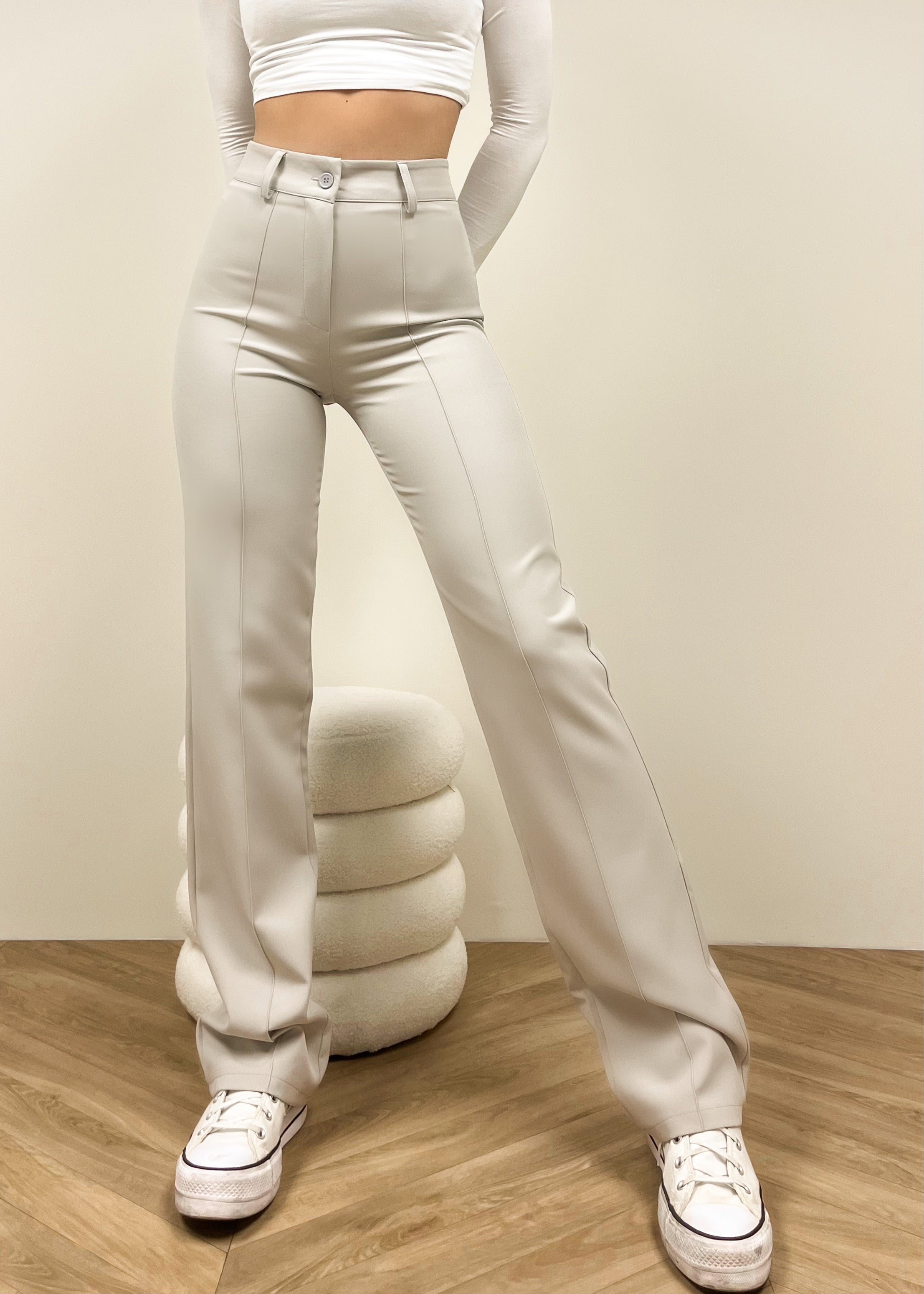 Straight leg pants met pressfold creamy grey (REGULAR)