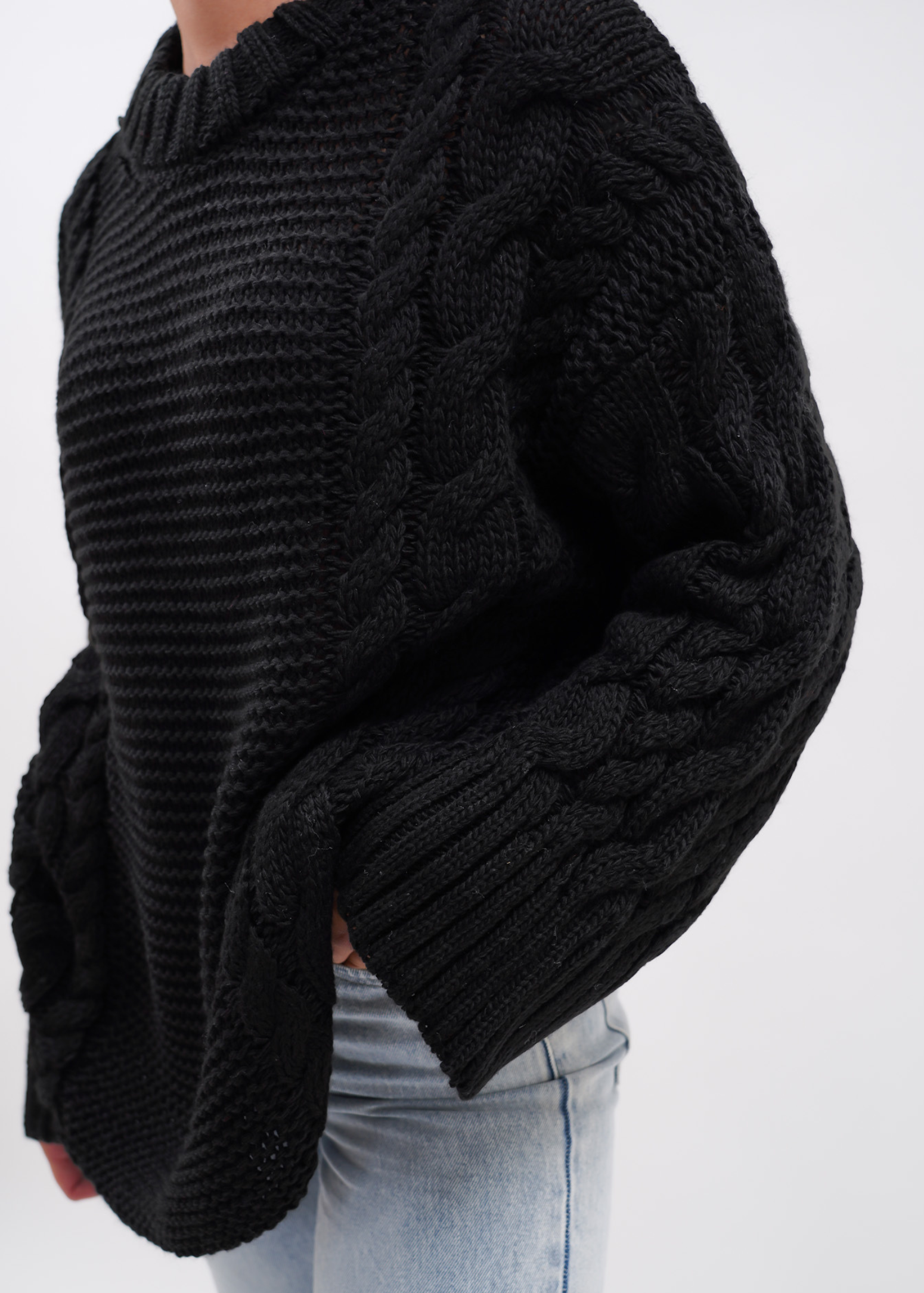 Cable knit black