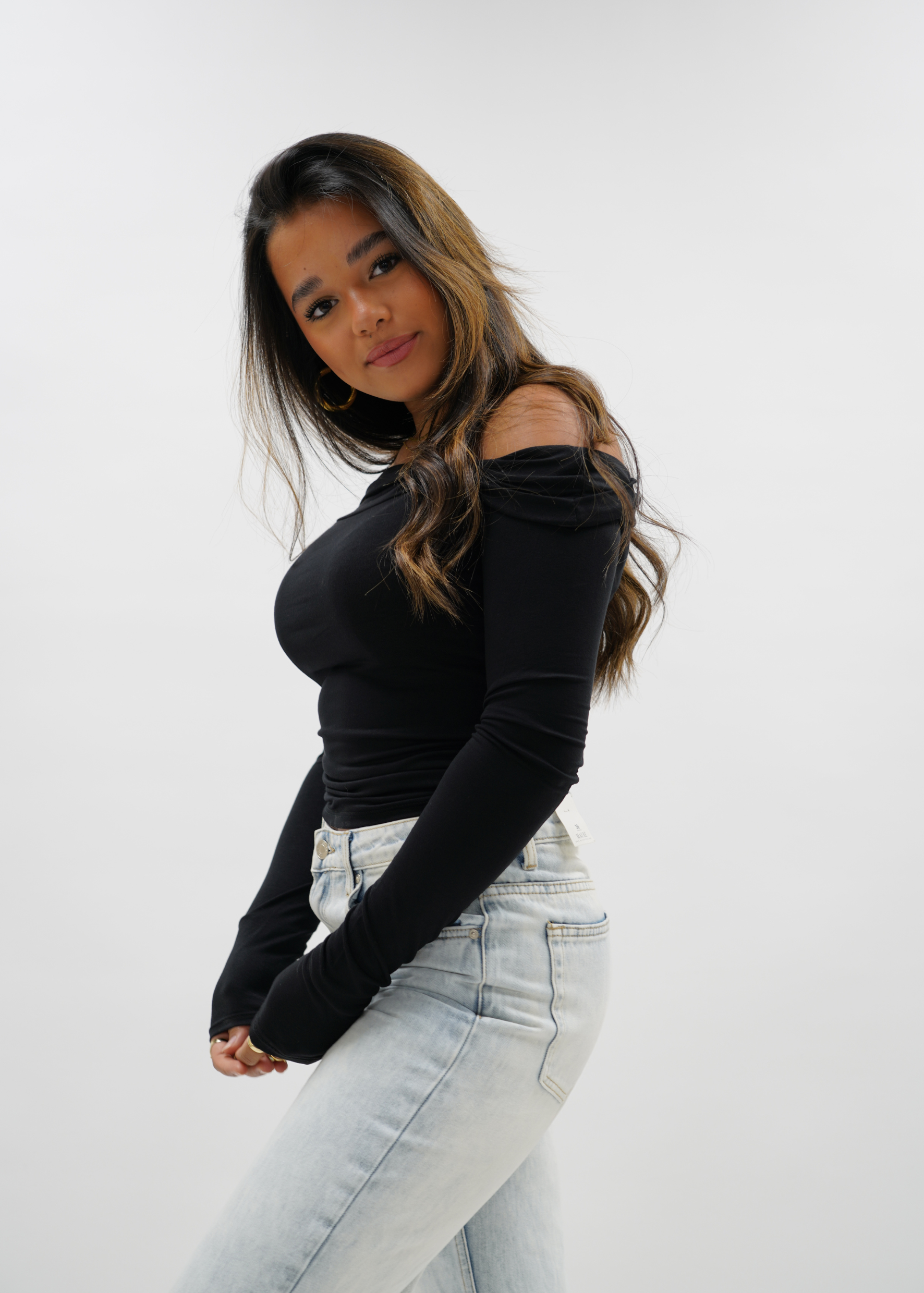 Off-shoulder top black