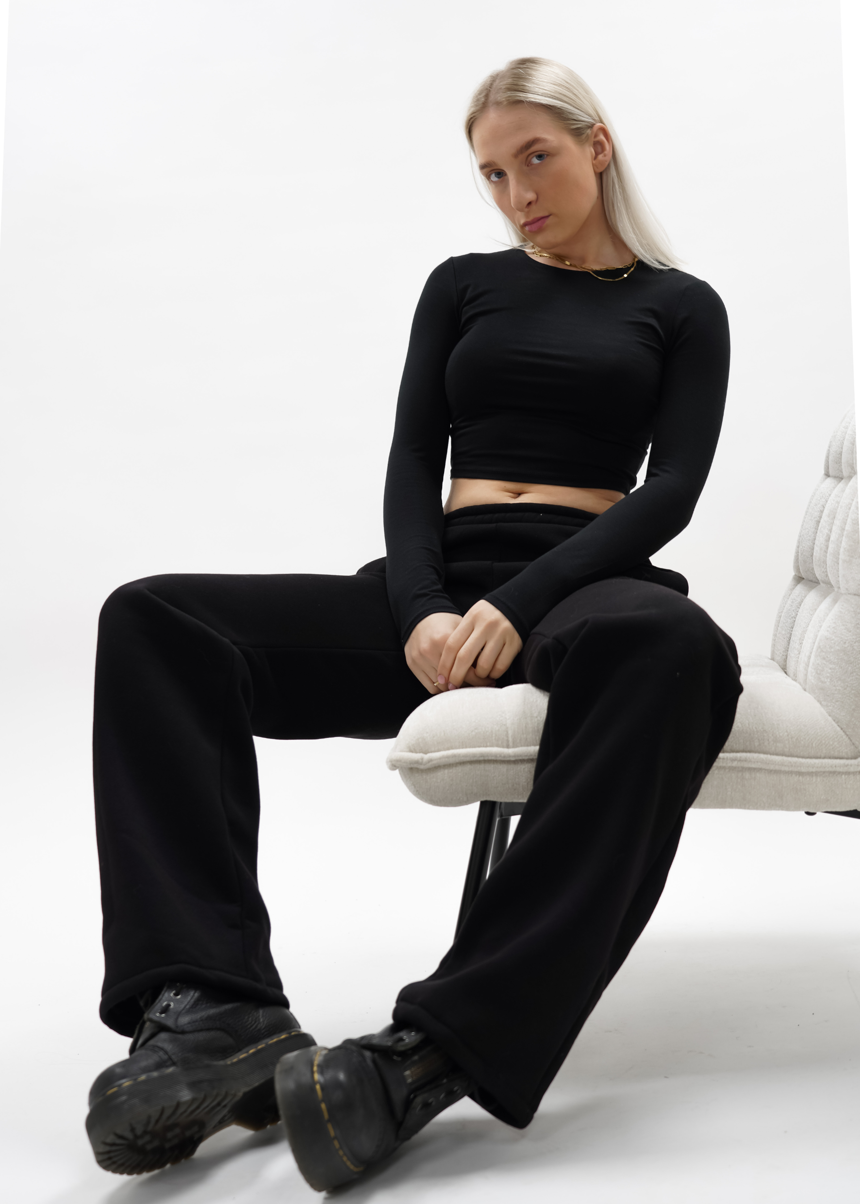 Jogger hose mit niedriger/mittlerer Taille schwarz (REGULAR)