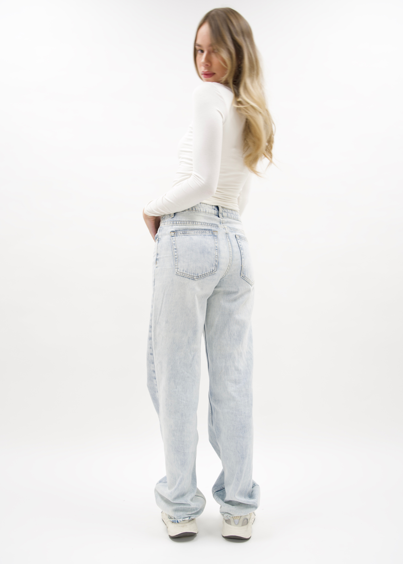 Long sleeve top long white