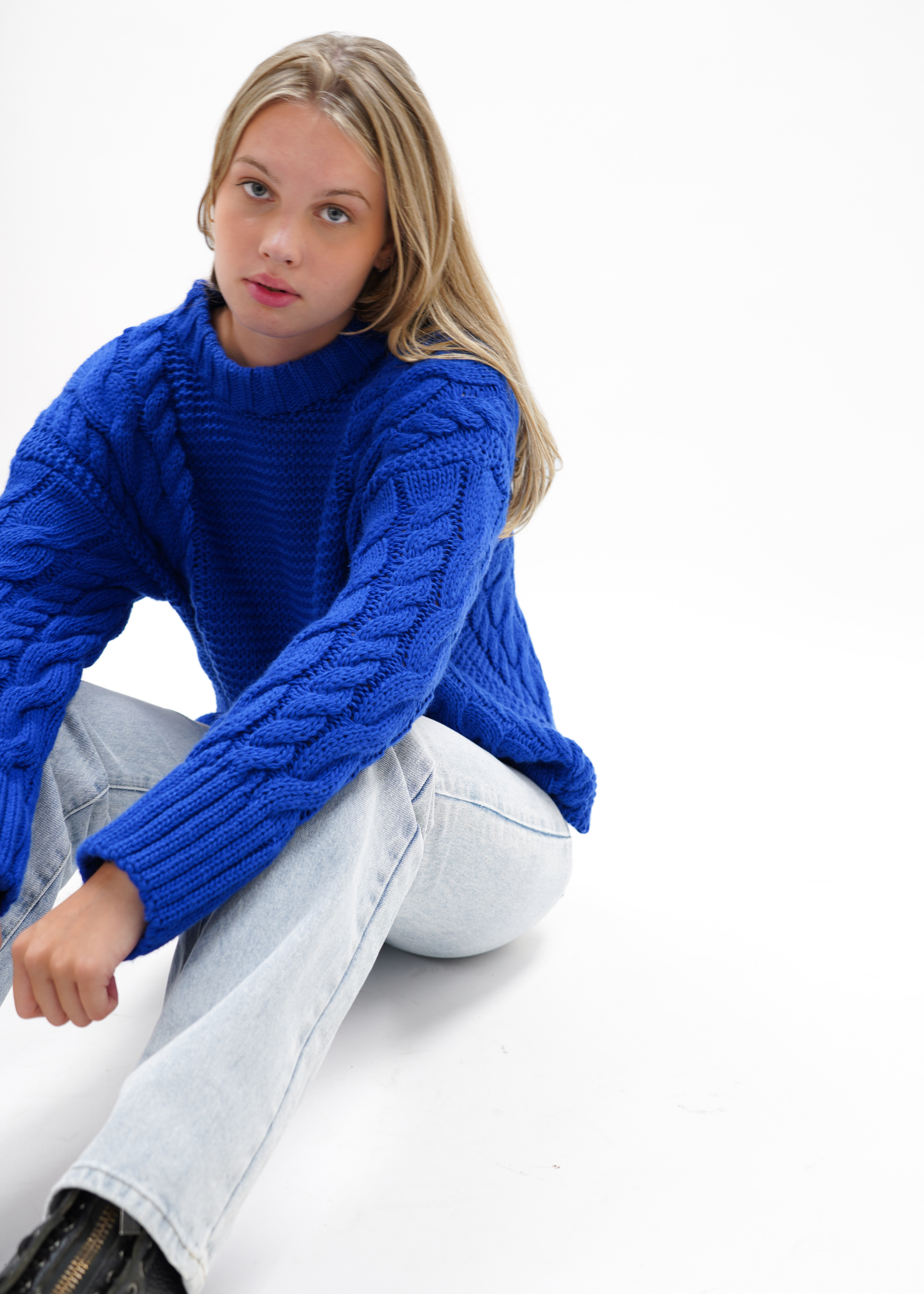 Cable knit electric blue