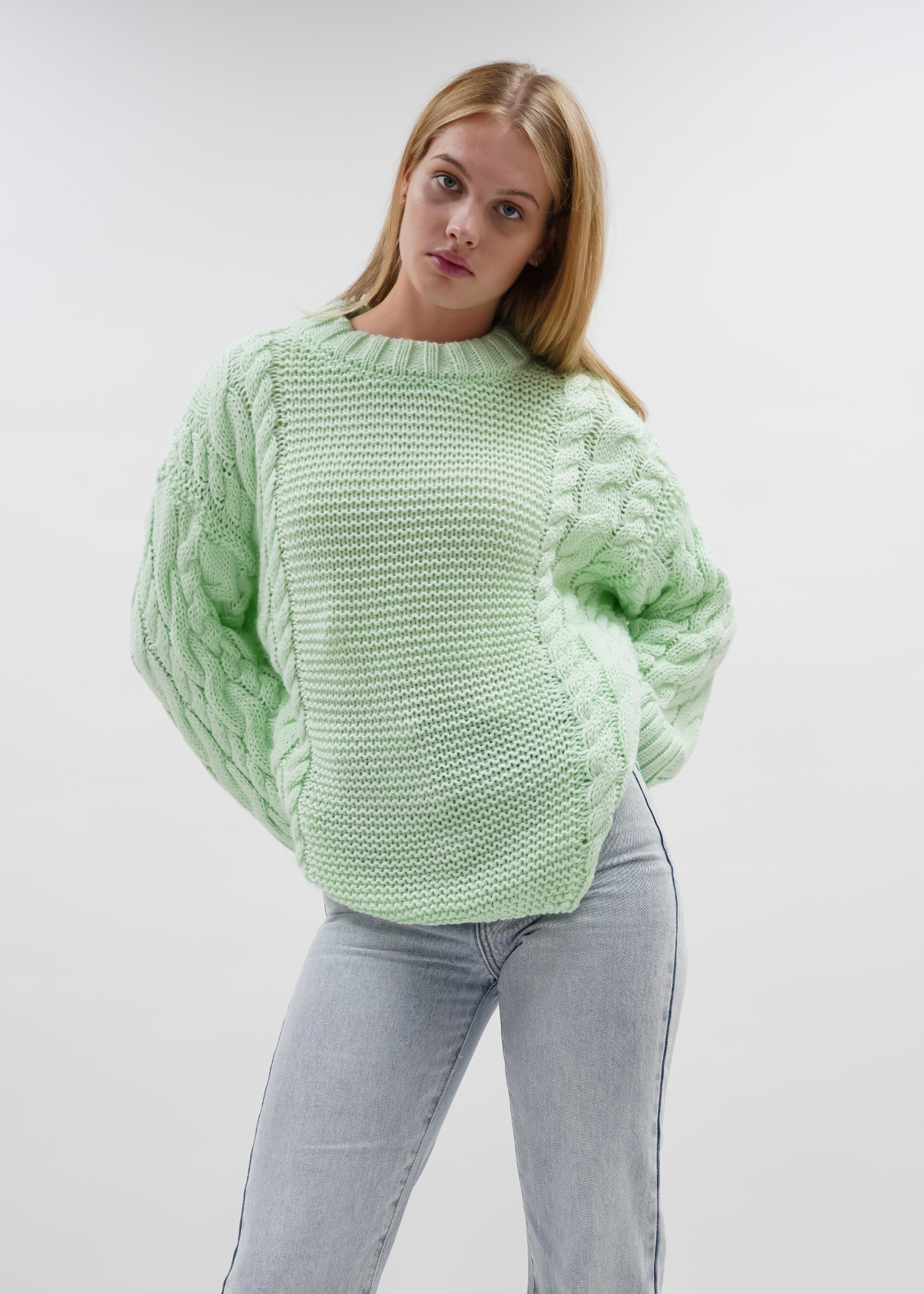 Cable knit light pistachio
