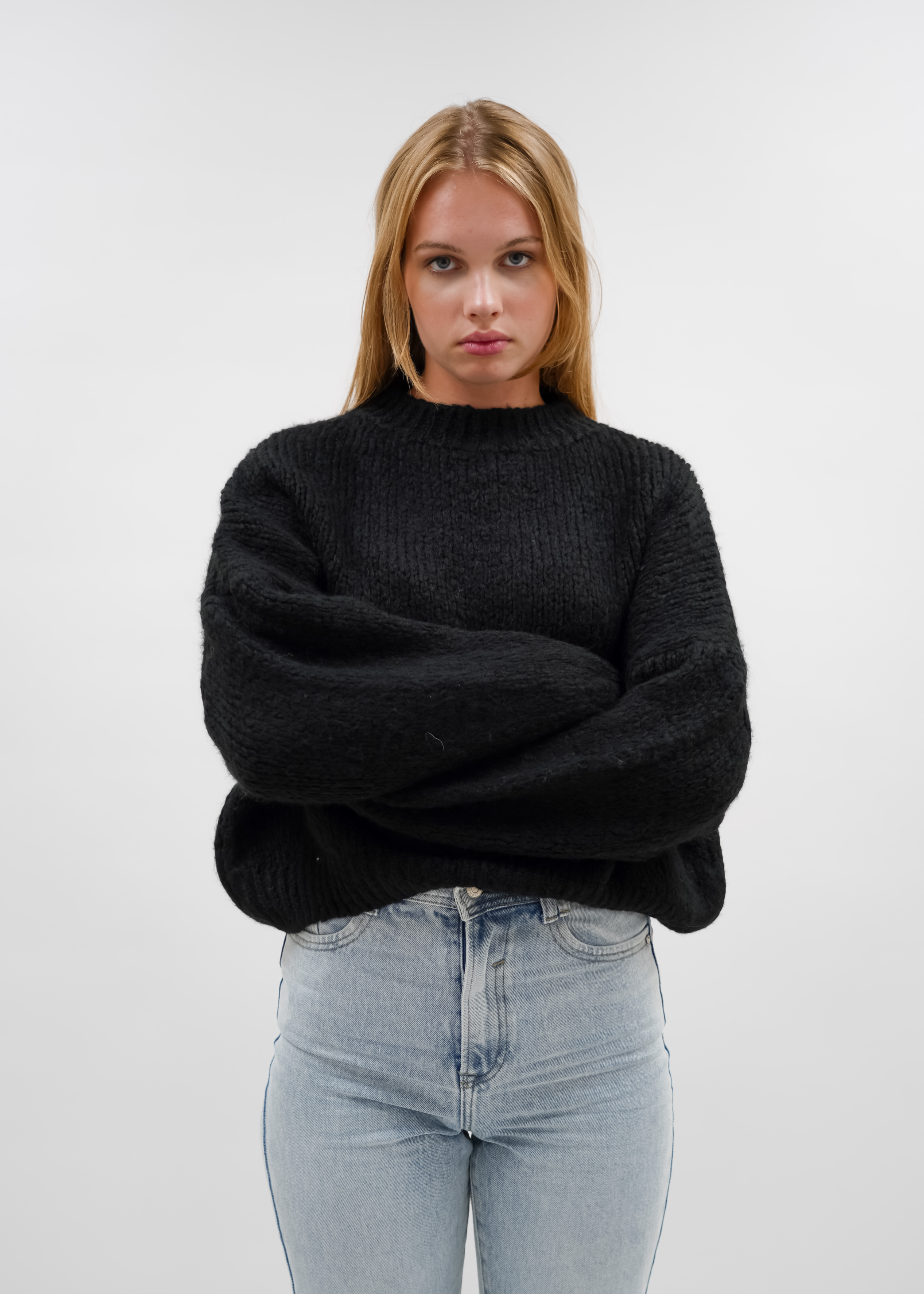 Gestrickter Pullover schwarz