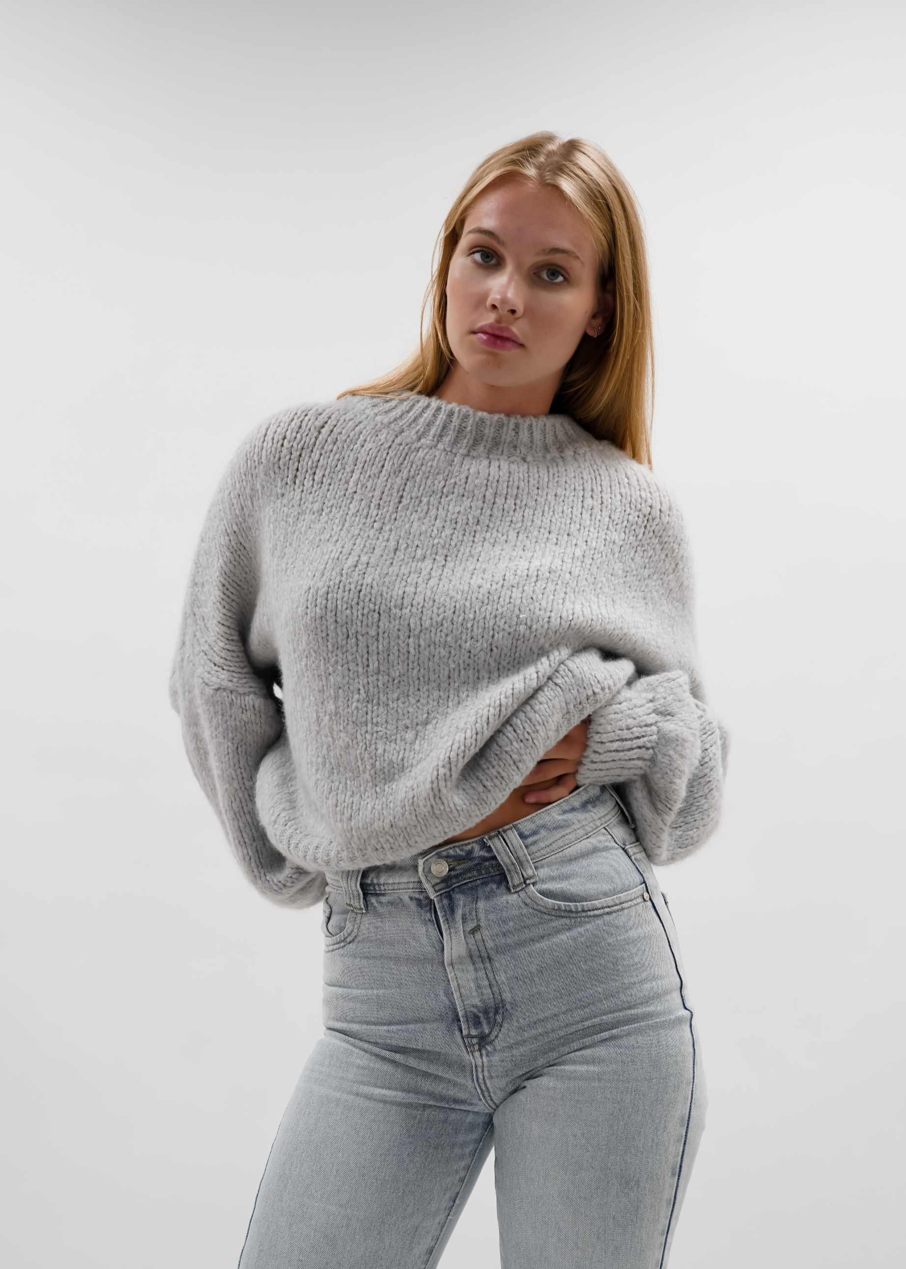 Knitted sweater light grey
