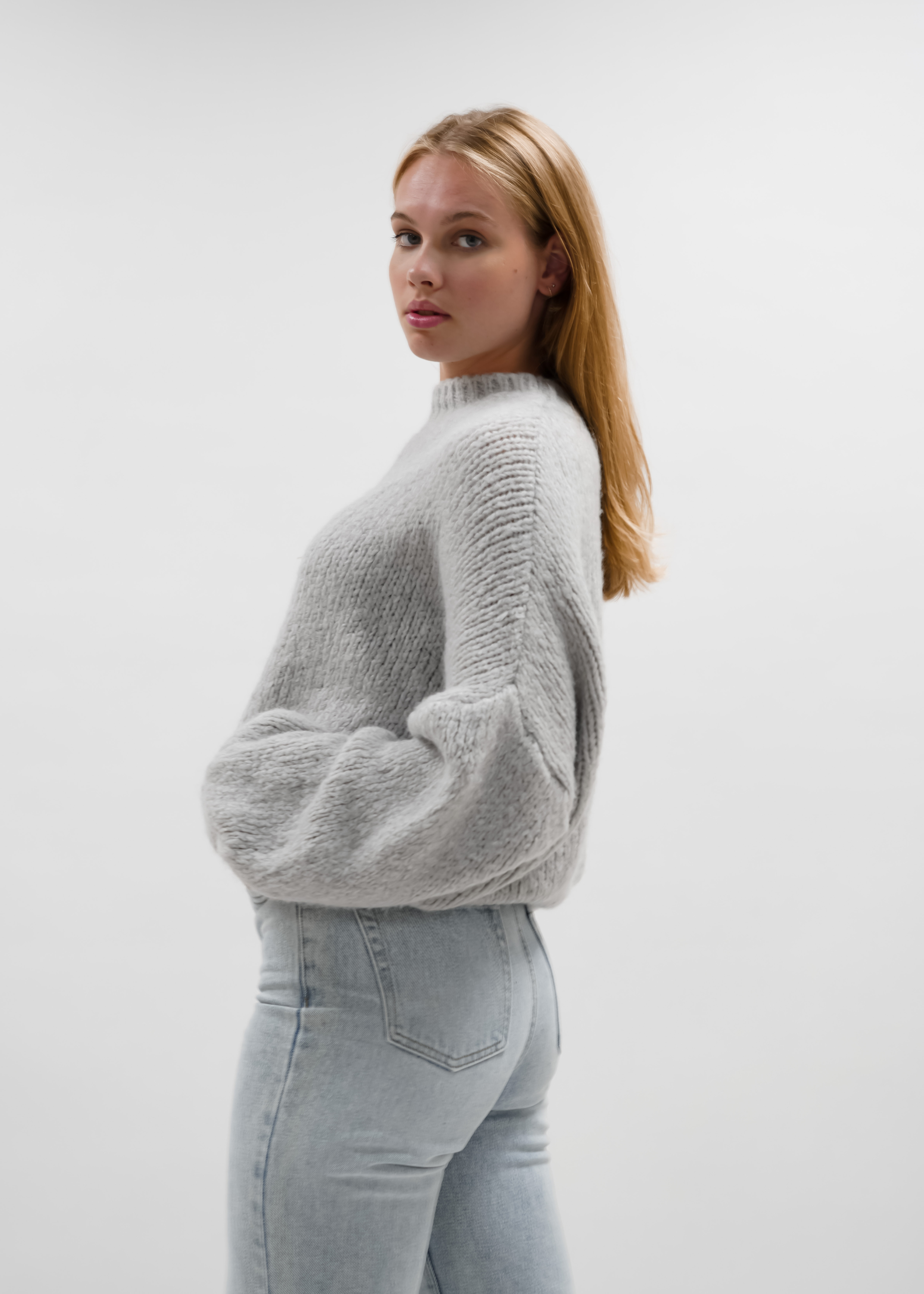 Knitted sweater light grey