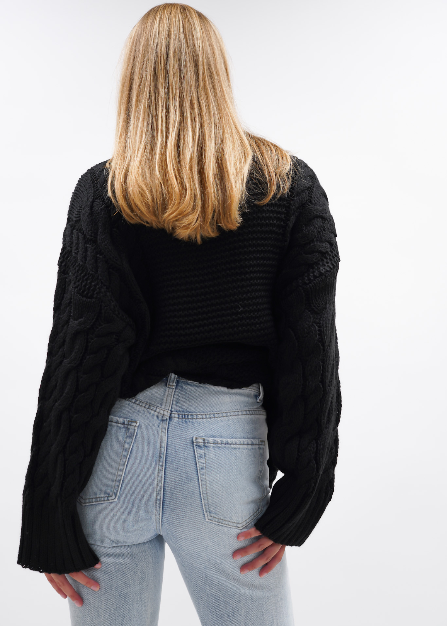 Cable knit black