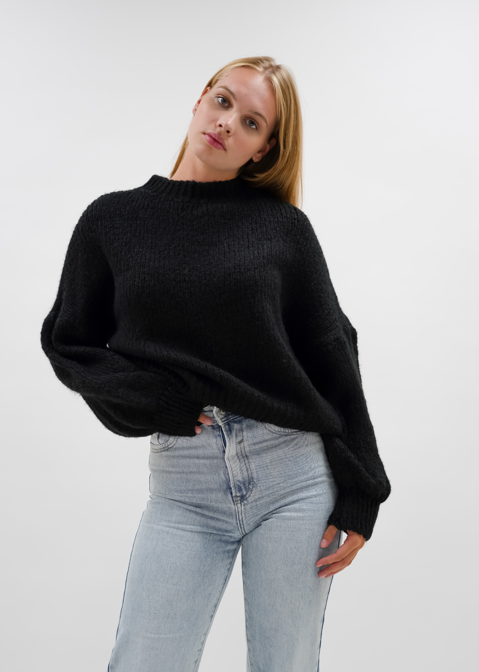 Knitted sweater black (tall)