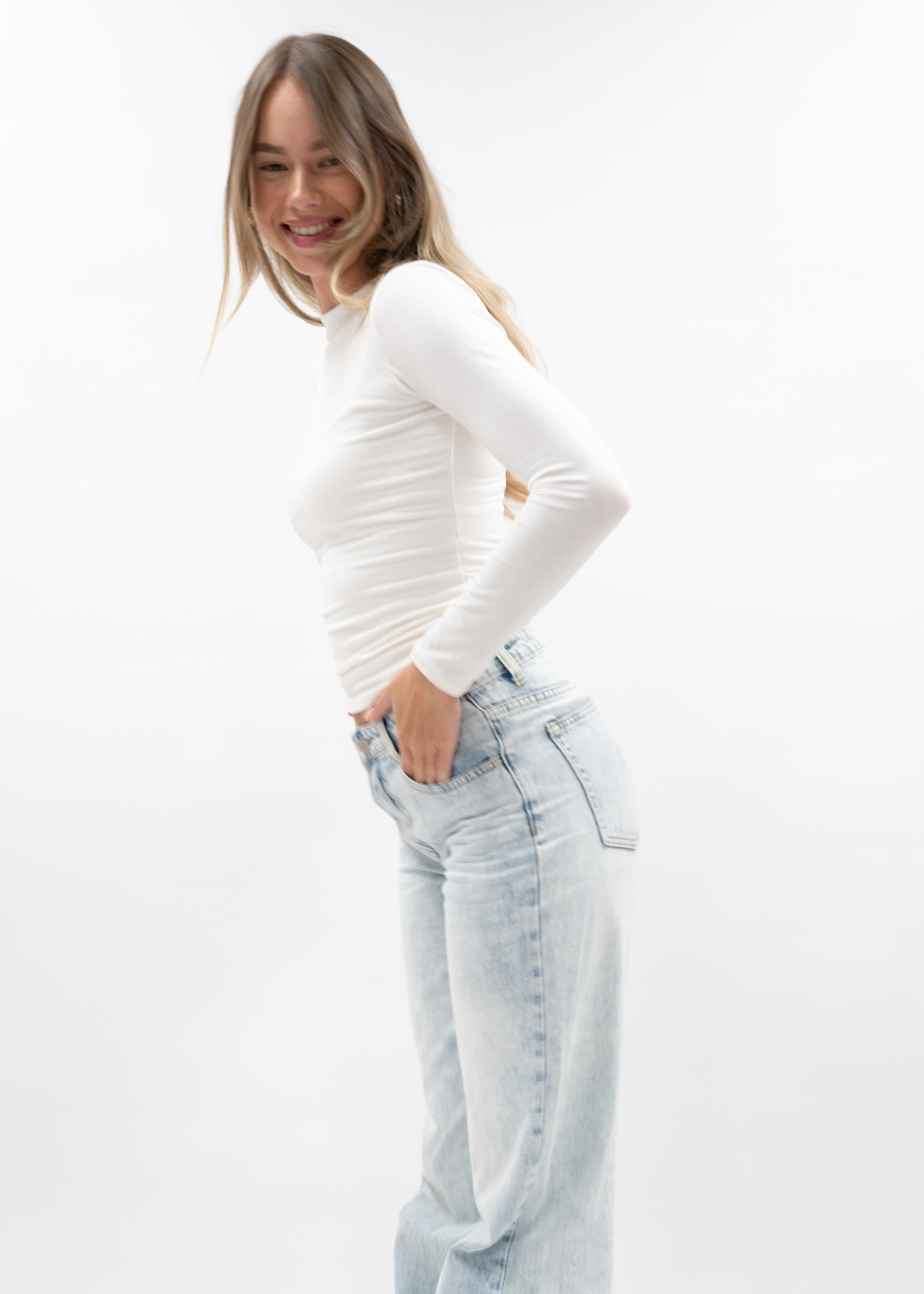 Long sleeve top long white