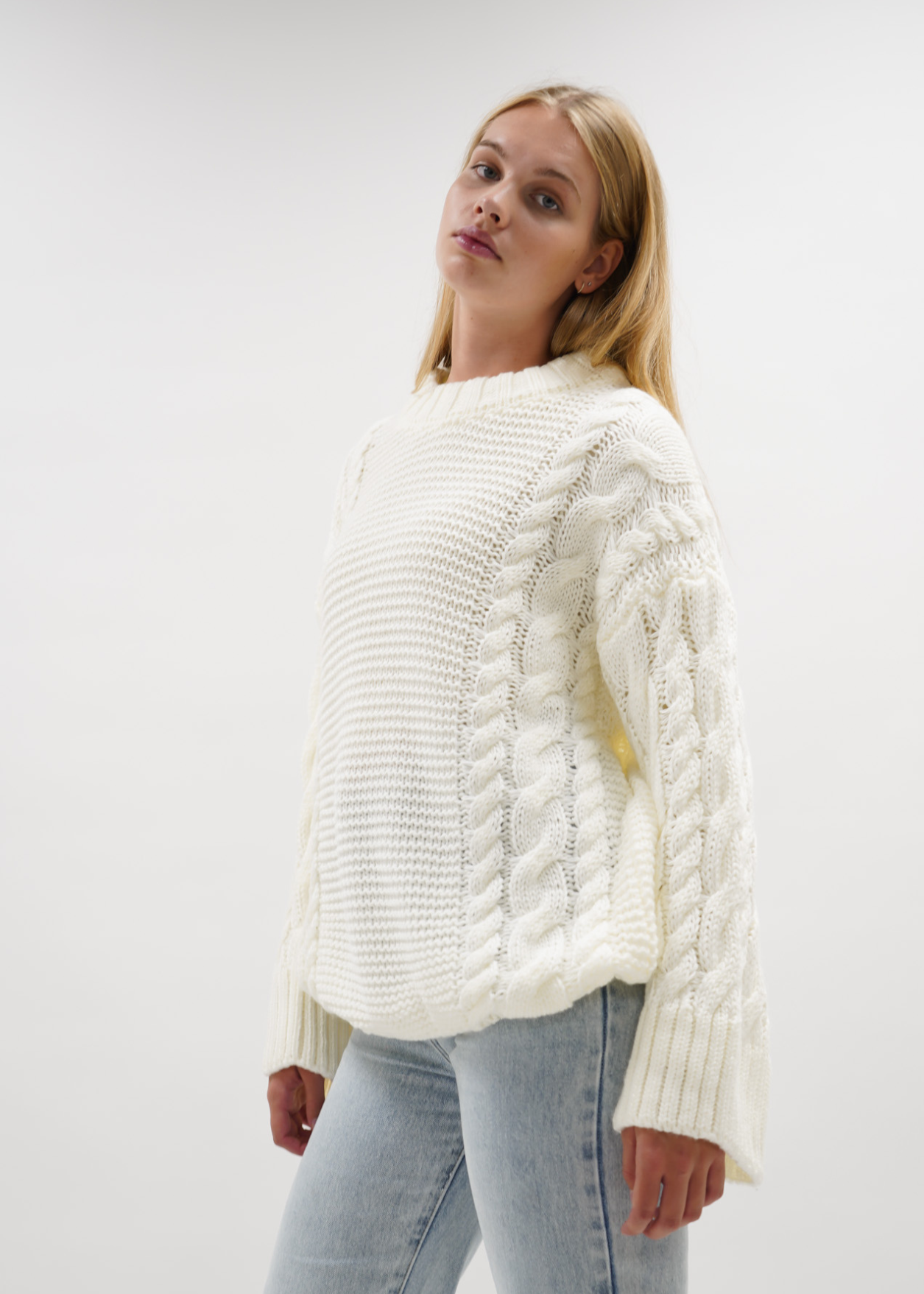 Cable knit cream