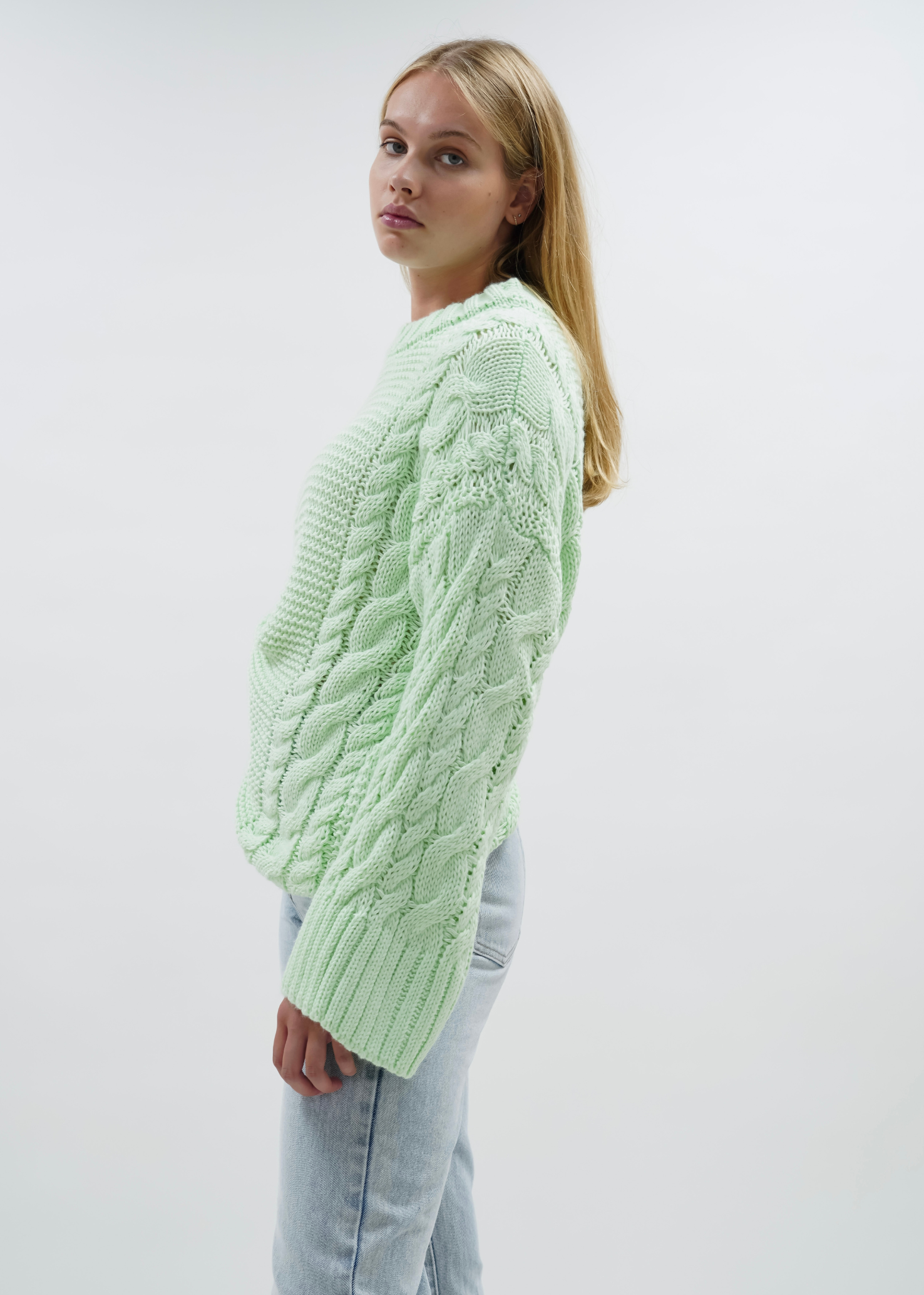 Cable knit light pistachio