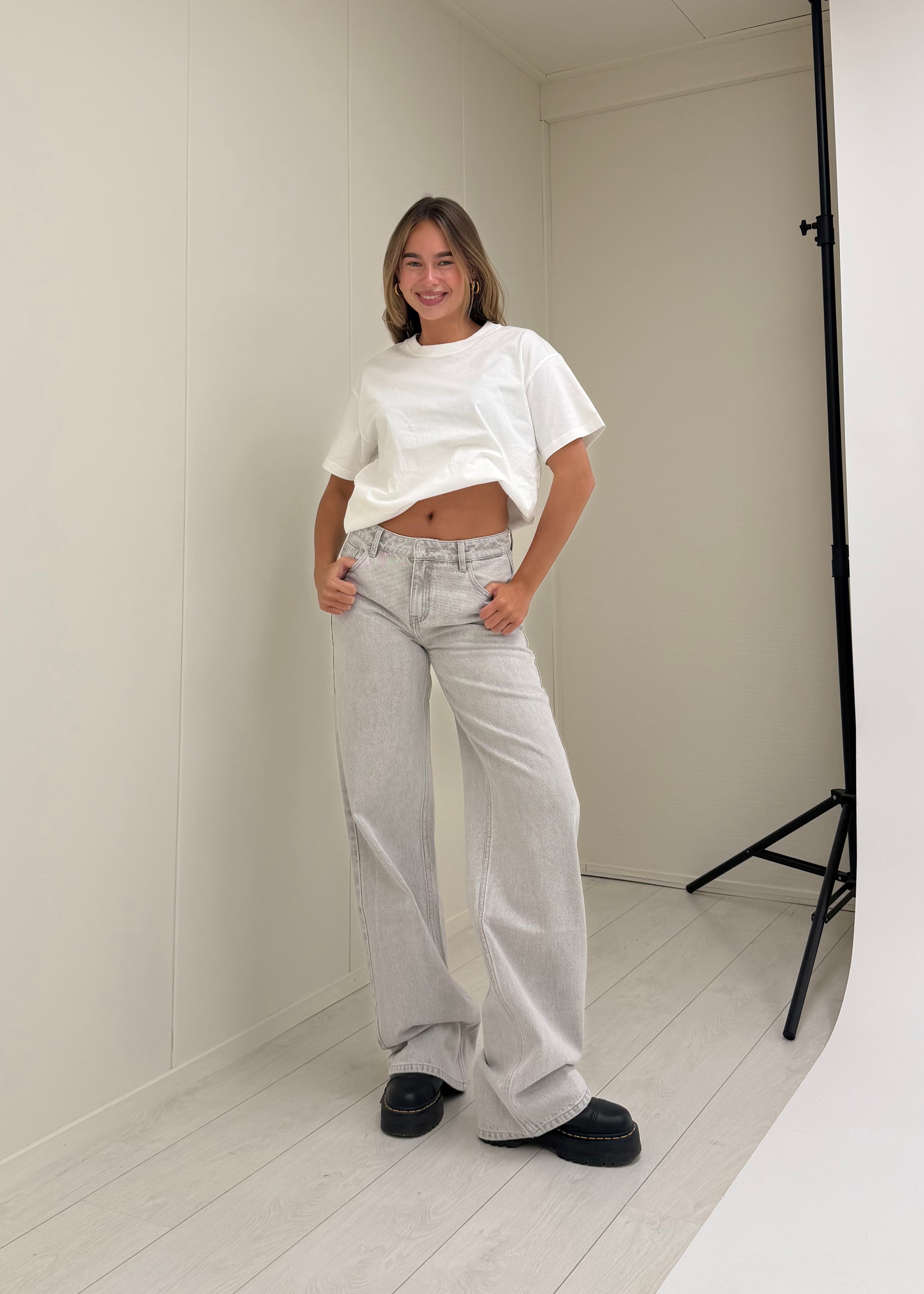 Mid waist super wide leg jeans light washed grey (tall)