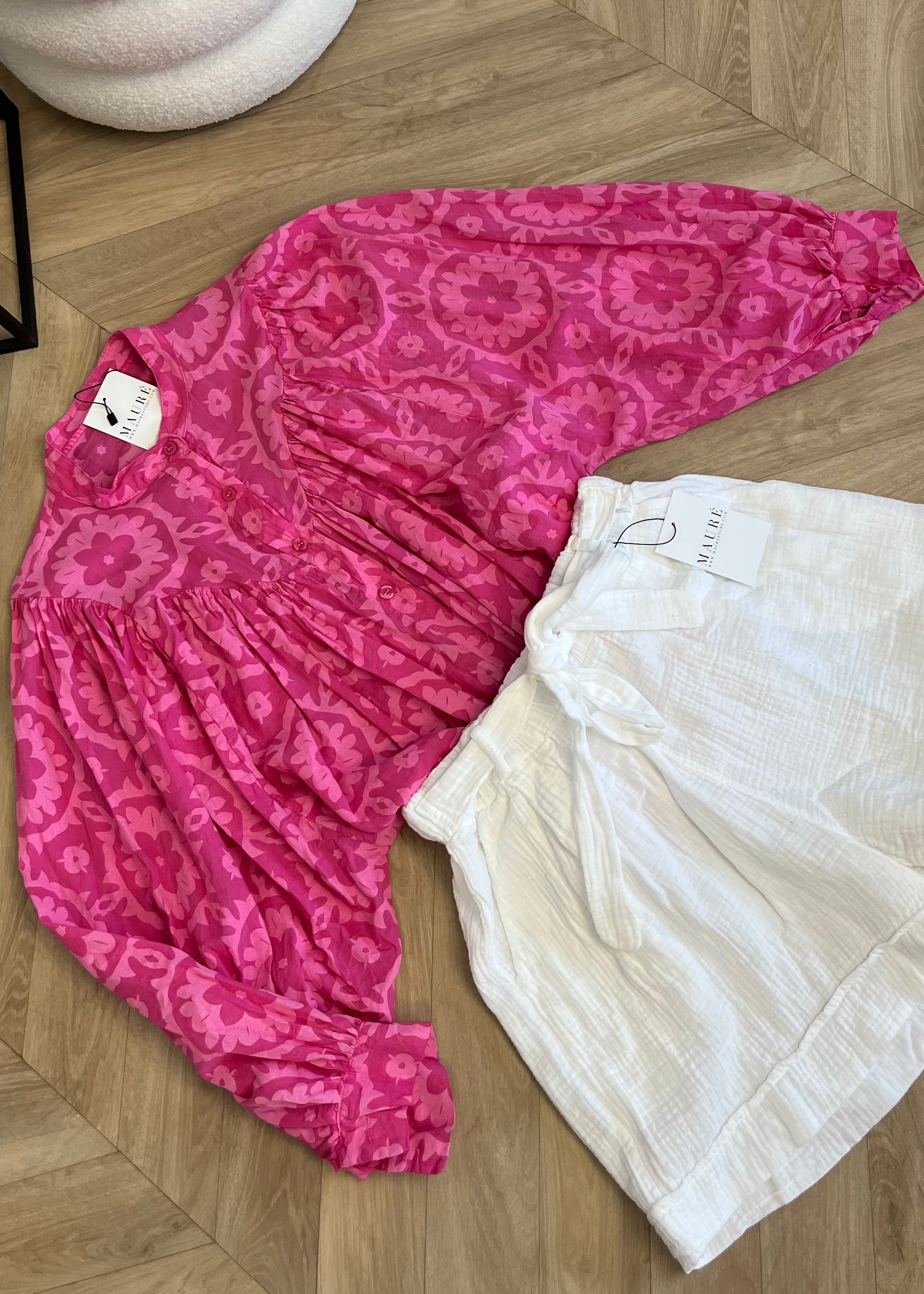 Blouse pink flowers