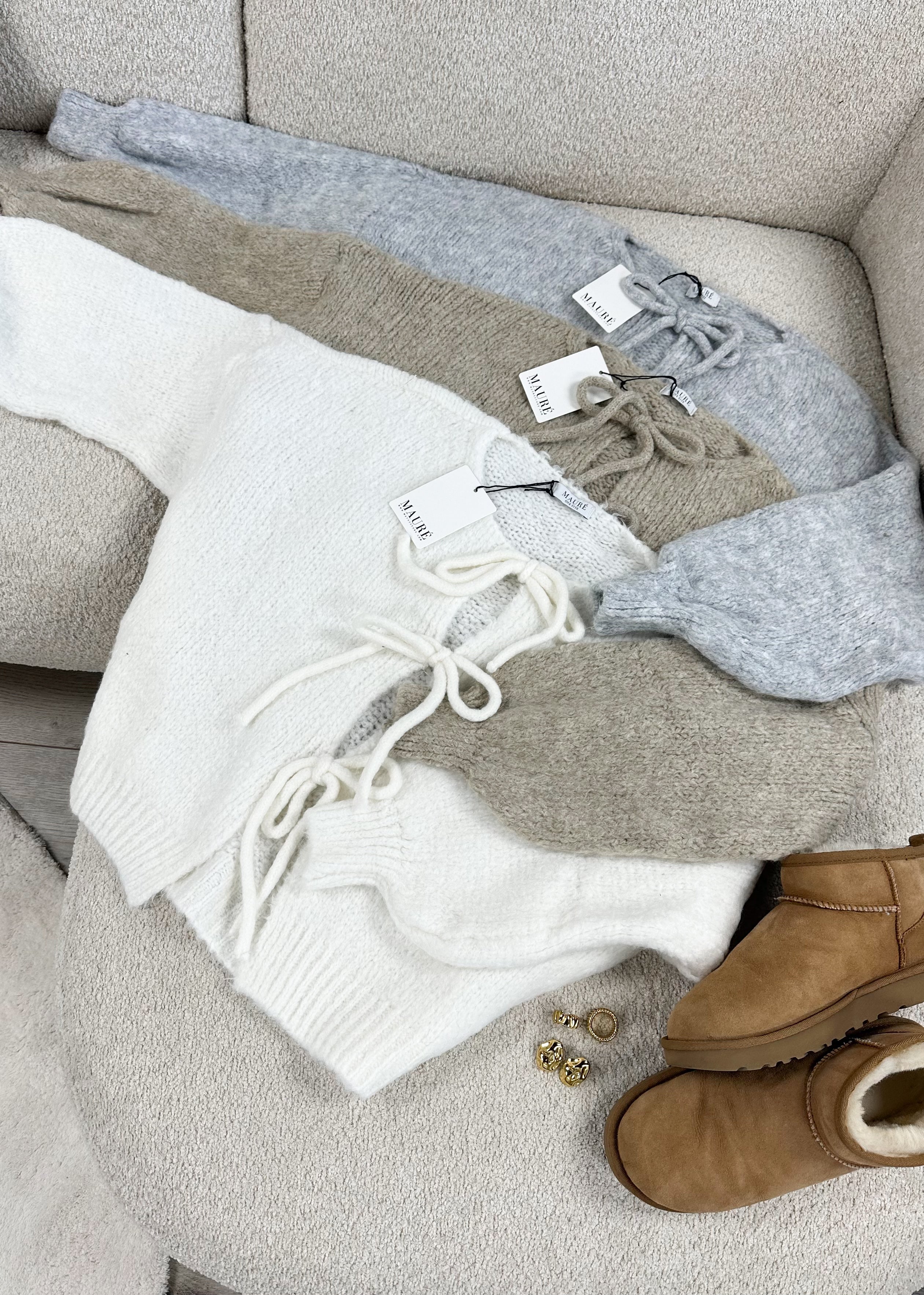 Knitted bow sweater beige (tall)