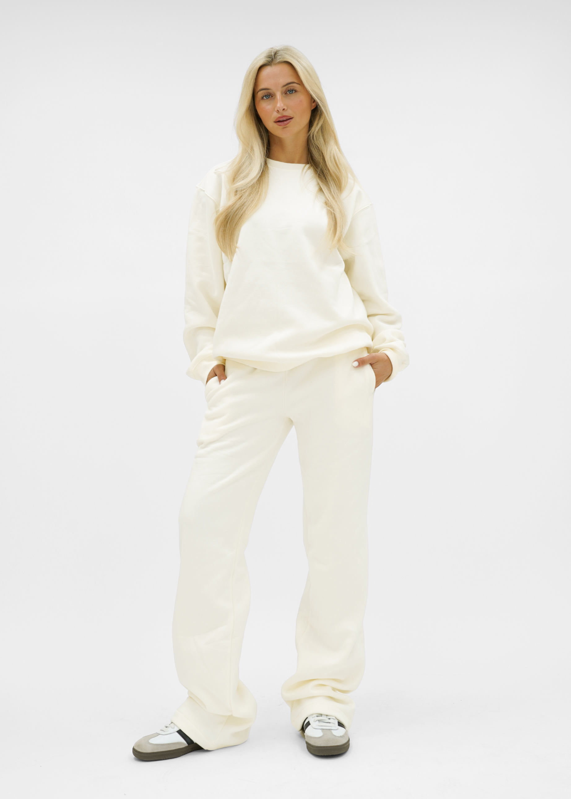 Low/mid waist jogger pants off-white (tall)