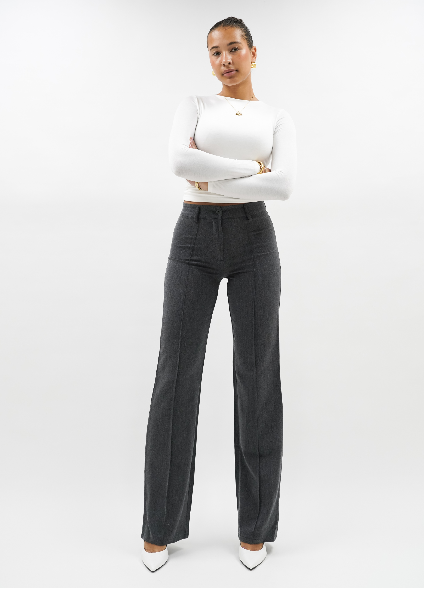 Raka benbyxor med pressfold mörkgrå (TALL)