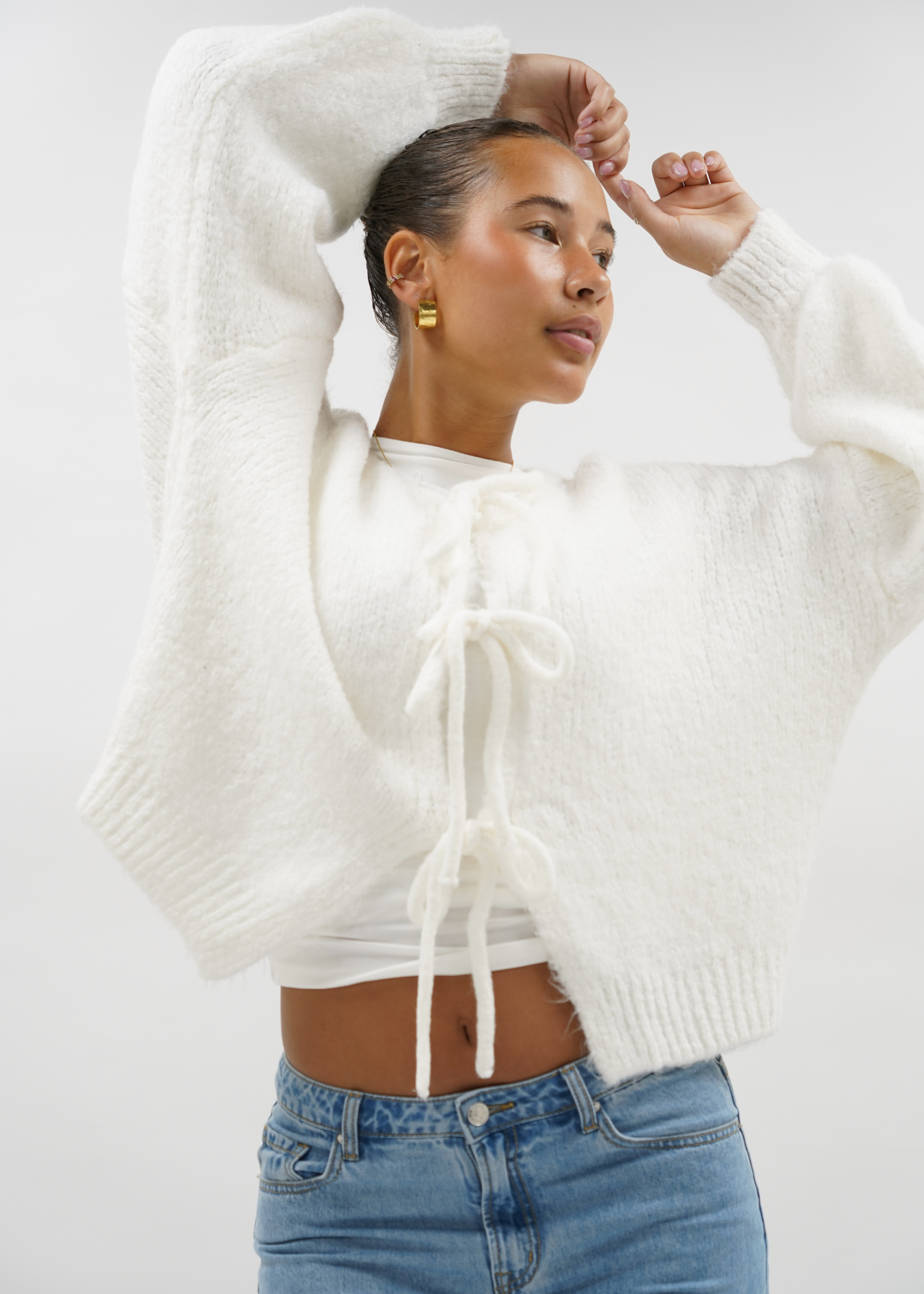 Knitted bow sweater off-white (tall)