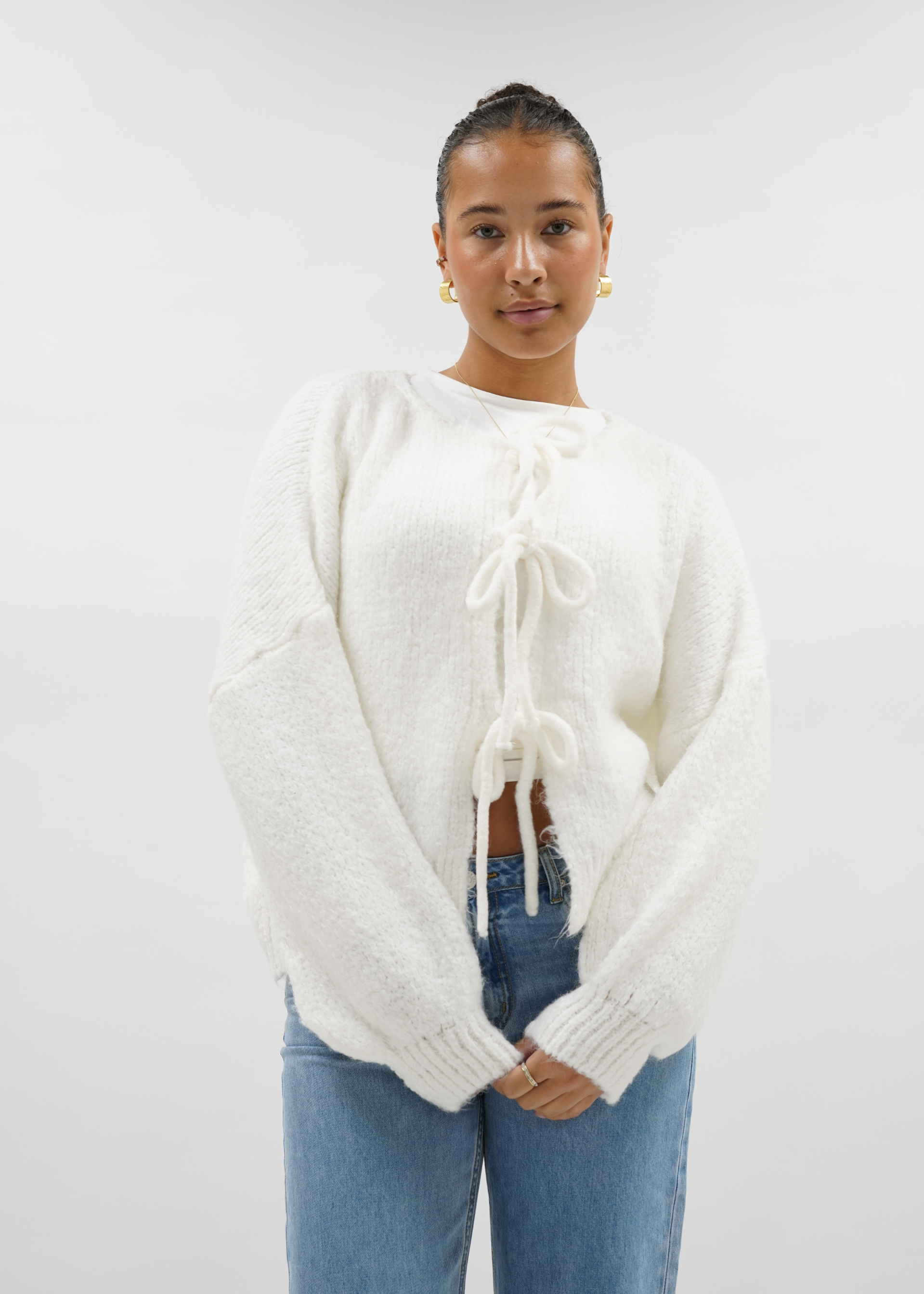 Knitted bow sweater off-white (tall)