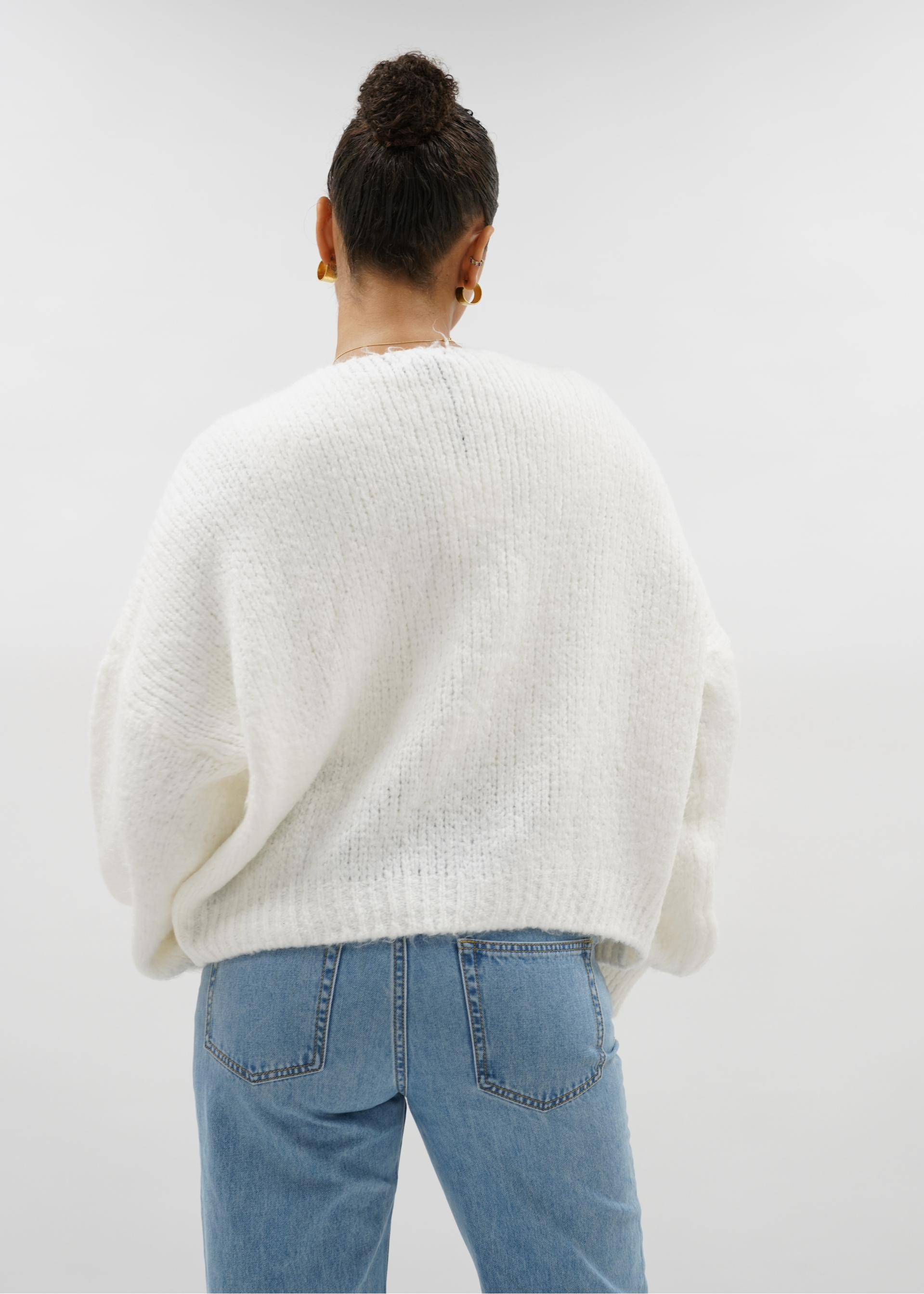 Knitted bow sweater off-white (tall)