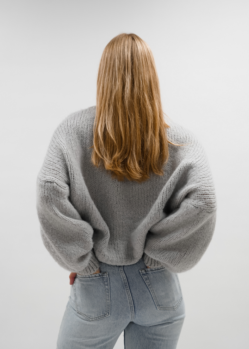 Knitted sweater light grey