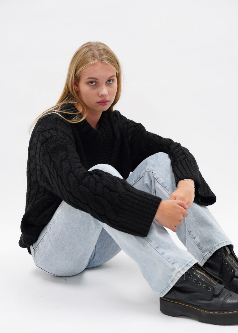 Cable knit black
