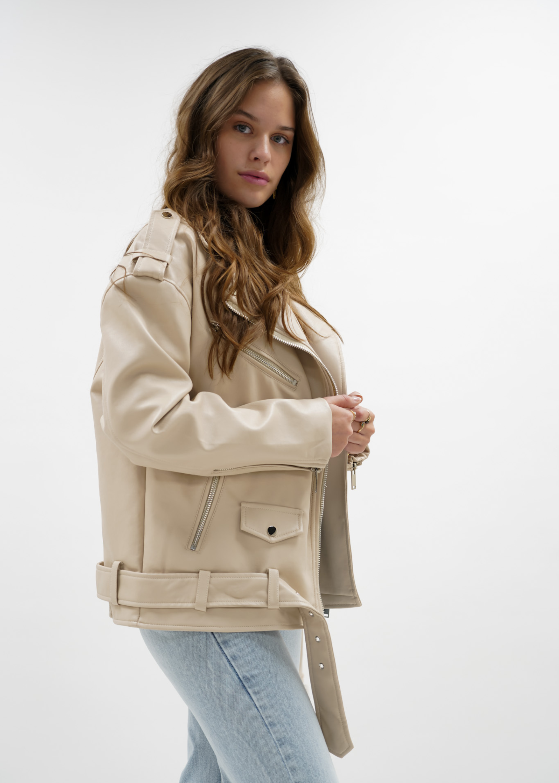 Übergroße Bikerjacke beige