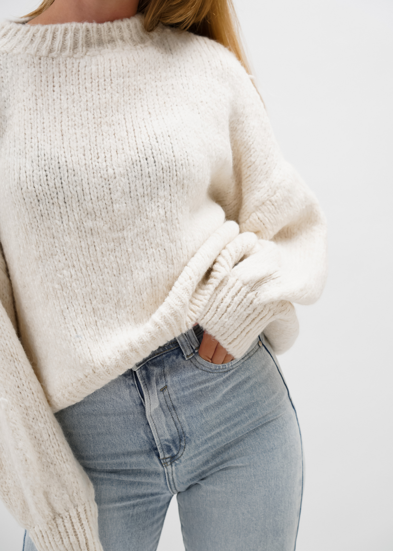 Knitted sweater cream