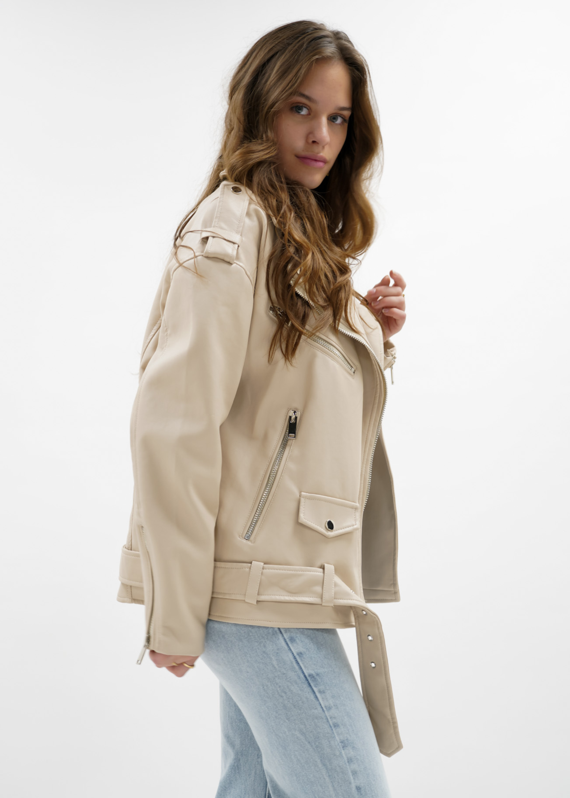 Übergroße Bikerjacke beige