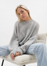 Knitted sweater light grey