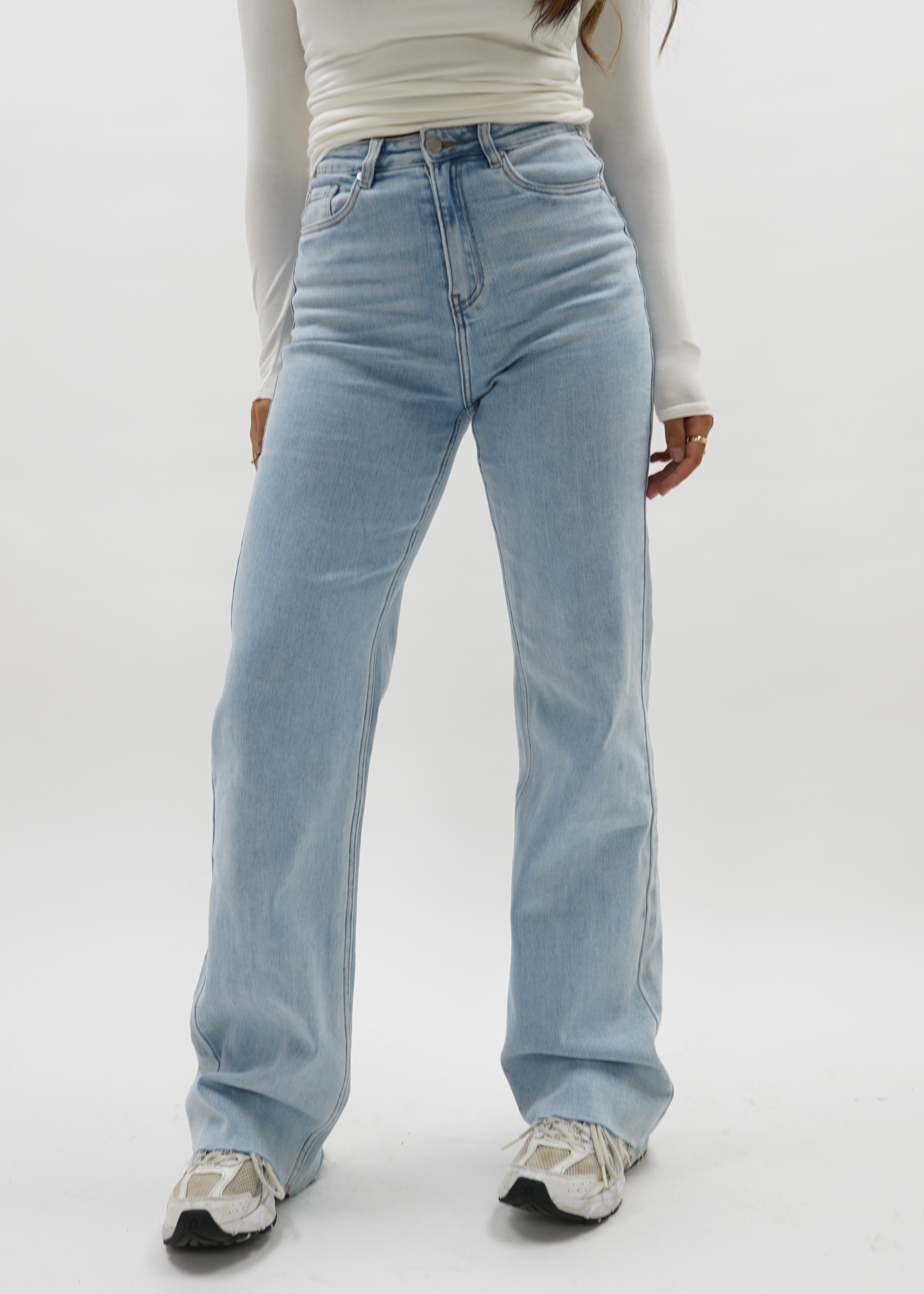 High waist straight leg jeans light washed blue (REGULAR)