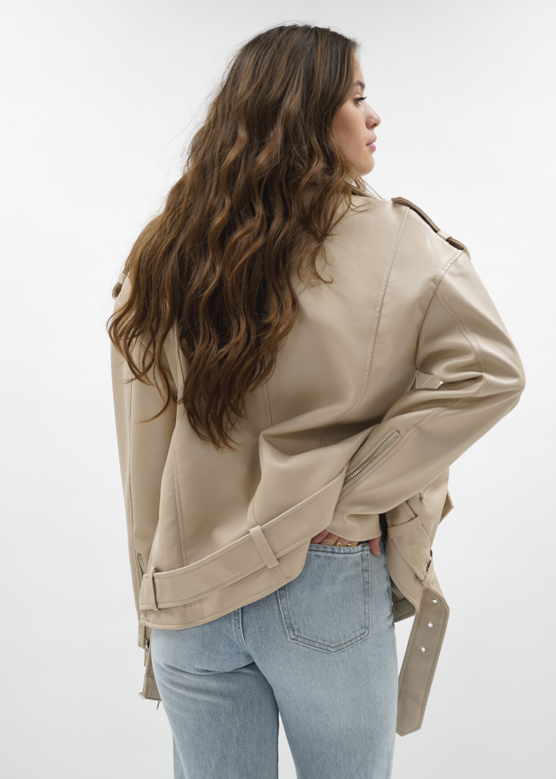 Übergroße Bikerjacke beige