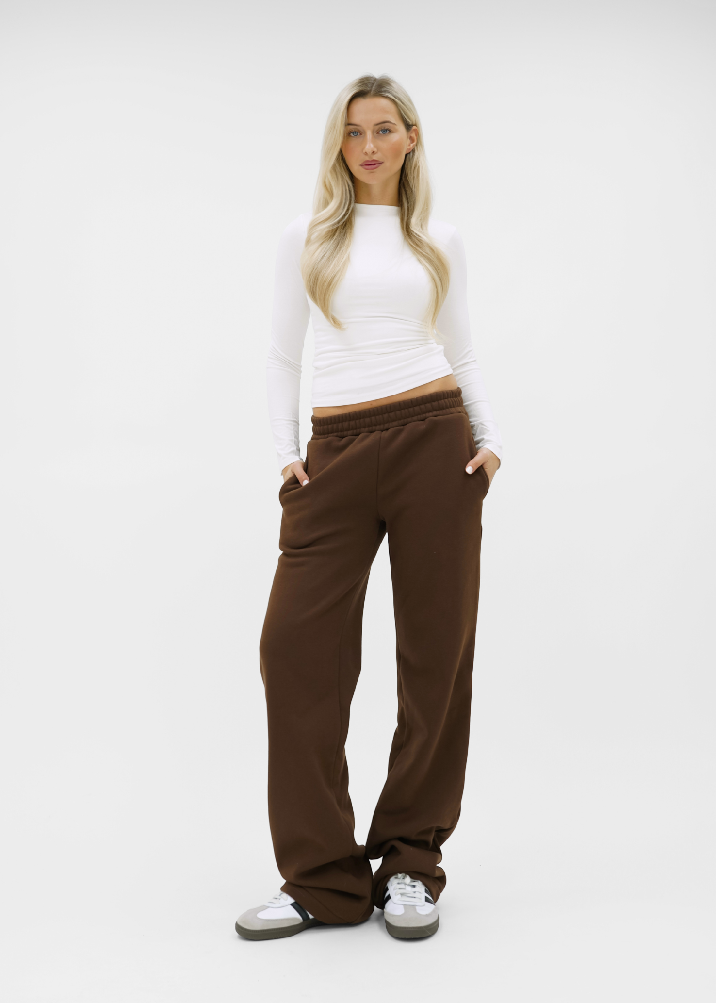 Låg/medel midja jogger byxor svart (TALL)