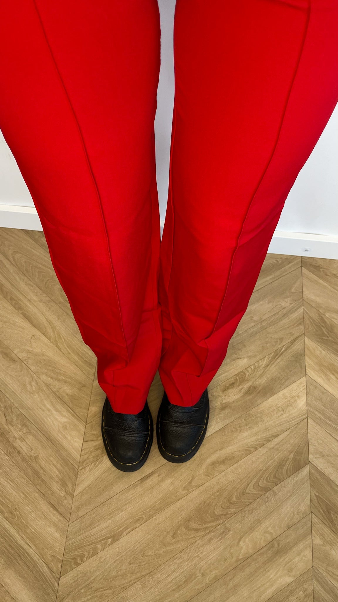 Straight leg pants met pressfold fire red (REGULAR)
