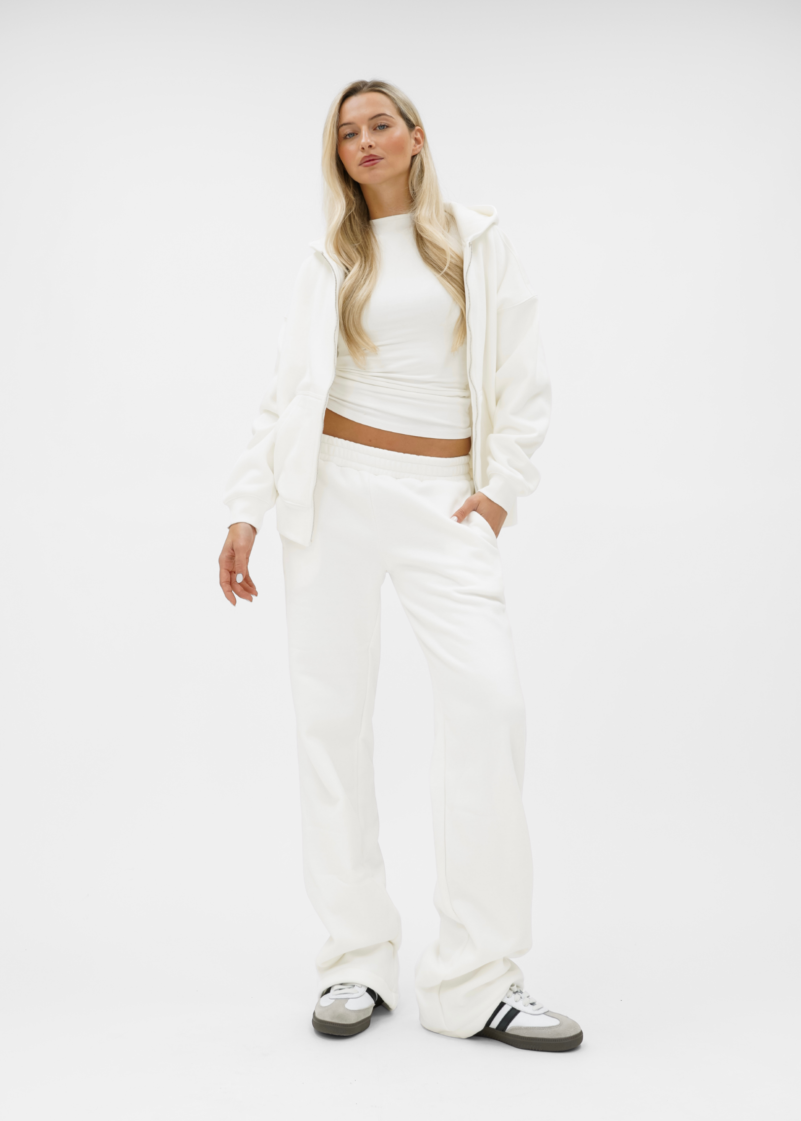 Low/mid waist jogger pants white (tall)