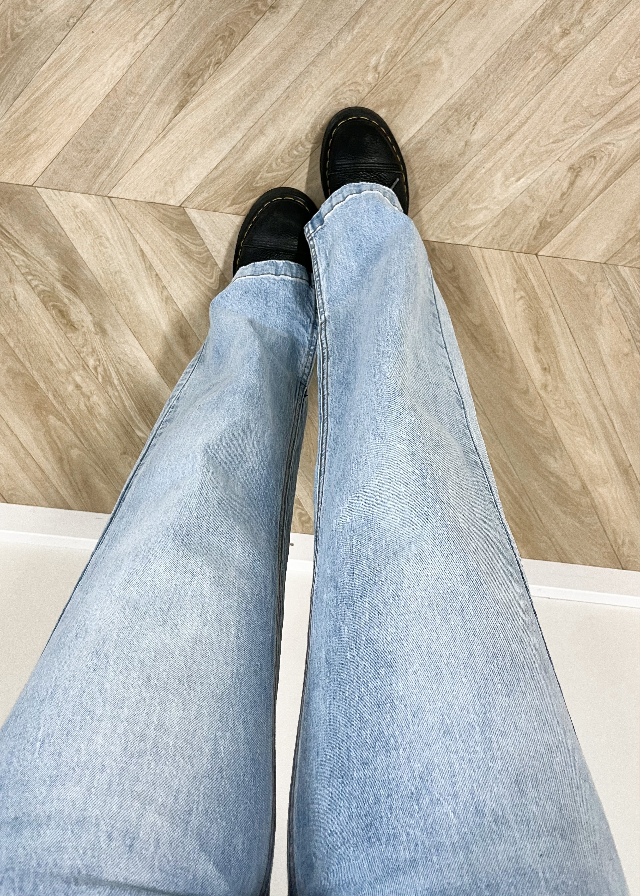 Hög midja ben split jeans tvättade blå