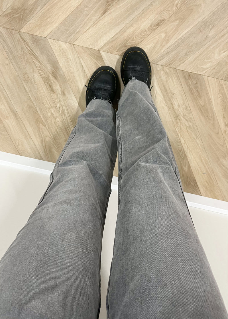 Hohe Taille gerade Bein Jeans grau